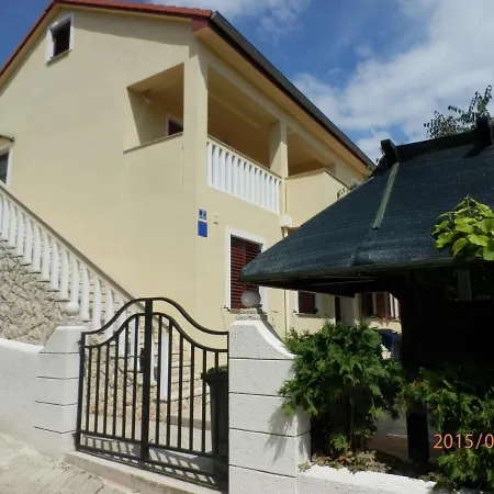 Family Friendly Seaside Preko, Ugljan - 14692 *