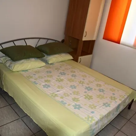 Family Friendly Seaside Preko, Ugljan - 14692 * Preko