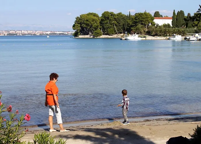Apartman Family Friendly Seaside Preko, Ugljan - 14692 Preko