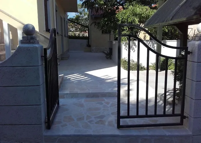 Apartamento Family Friendly Seaside Preko, Ugljan - 14692