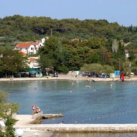 Family Friendly Seaside Preko, Ugljan - 14692 *