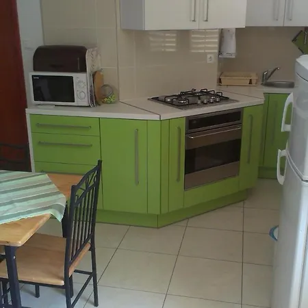 Апартаменты Family Friendly Seaside Preko, Ugljan - 14692 Преко