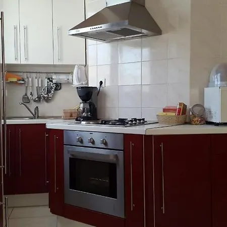 Family Friendly Seaside Preko, Ugljan - 14692 Апартаменты