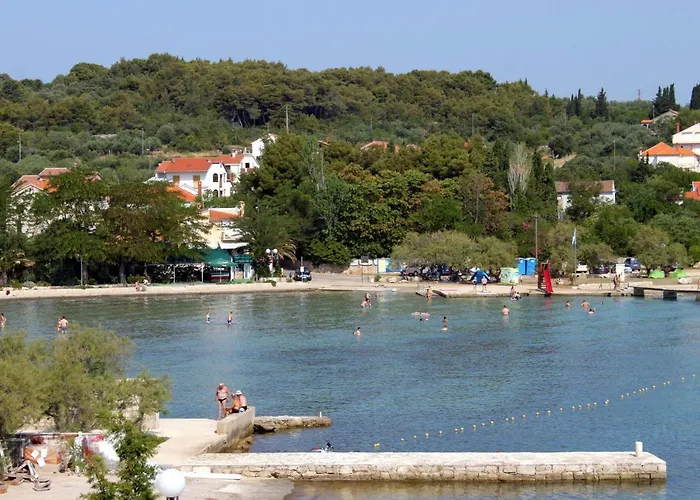 Family Friendly Seaside Preko, Ugljan - 14692 *