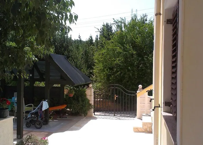 Appartement Family Friendly Seaside Preko, Ugljan - 14692