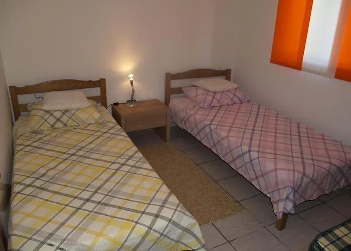 Appartement Family Friendly Seaside Preko, Ugljan - 14692 Preko